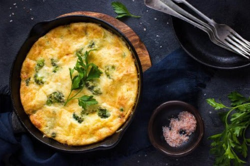 This delicious breakfast casserole is all egg whites packed with shredded chicken, tomatoes, onions, peppers, spinach, cheese and fire roasted tomatoes. This is the perfect dish for a healthy hearty breakfast! Low carb, heart healthy, breakfast options.