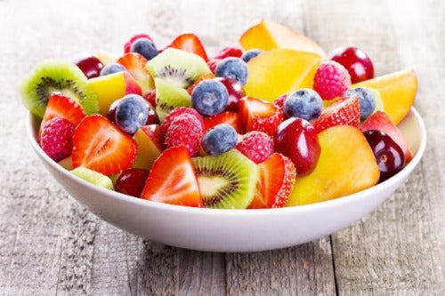 Refreshing and delicious Fruit Salad! Prepared with Strawberry, Blueberry, Cantaloupe, Honeydew melon, Green Grapes, Purple Grapes, and Kiwis. Light, fresh, delicious!