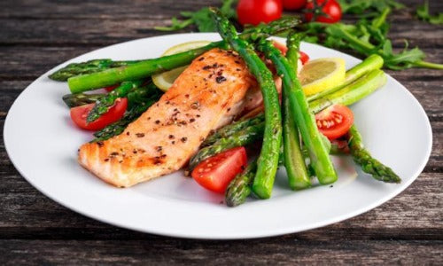 Our fresh organic salmon is basted with basil citrus seasoning and serves with our sautéed vegetables, served over spinach. This is a healthy, low fat and low sodium dish, that is rich in flavor and generous in size. Low carb, low sodium, healthy, fresh, paleo, keto friendly.